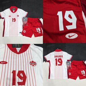 Canada Davies #19 Kids Home White Jersey, Short and Socks
